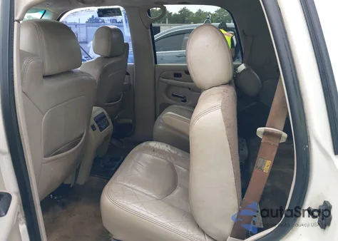 2003 Cadillac Escalade Standard z USA, uszkodzony, nr VIN 1GYEC63TX3R195539